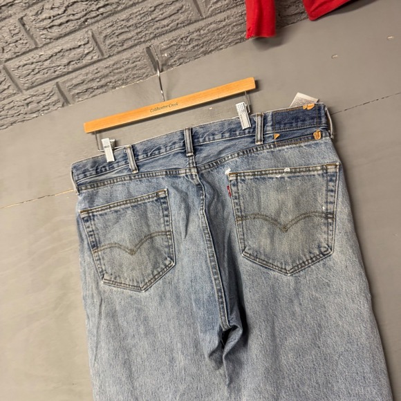 Levi's Other - Levis 505 Regular Fit Straight Leg Jeans Light Wash Distressed Mens 40x29 5568